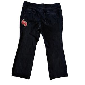 Pioneer Woman Embroidered Pull On XL Stretch Capri Crop Black Denim Rose Floral